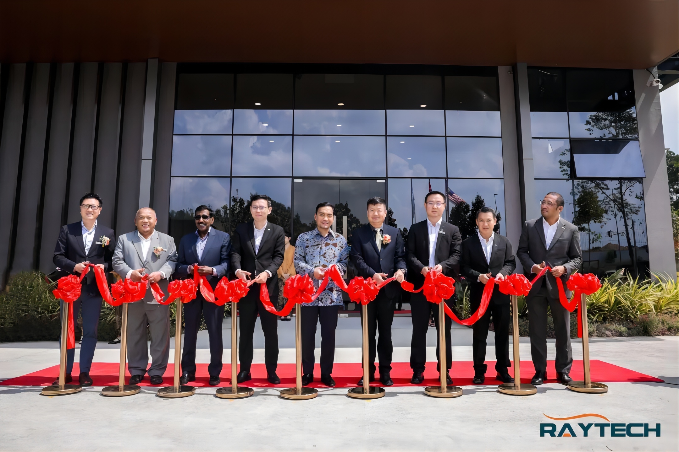 RAY TECH (MALASIA), la primera base de producción en el extranjero de UNICOMP Technology oficialmente en funcionamiento para seguir la Iniciativa de la Franja y la Ruta